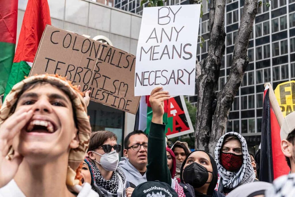 Shutterstock 2372906455 1320x880