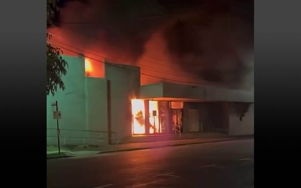 Arson melbourne synagogue
