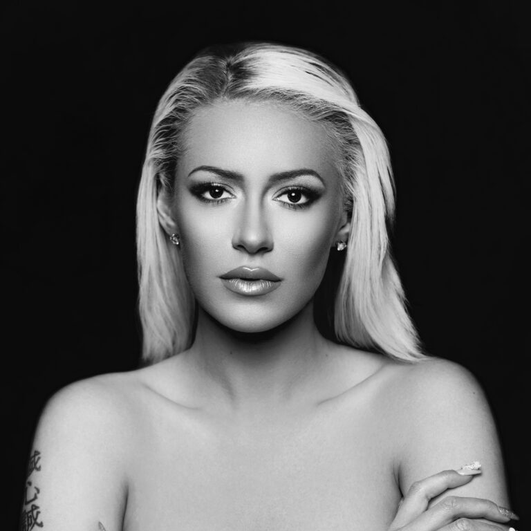 Kaya jones finds god